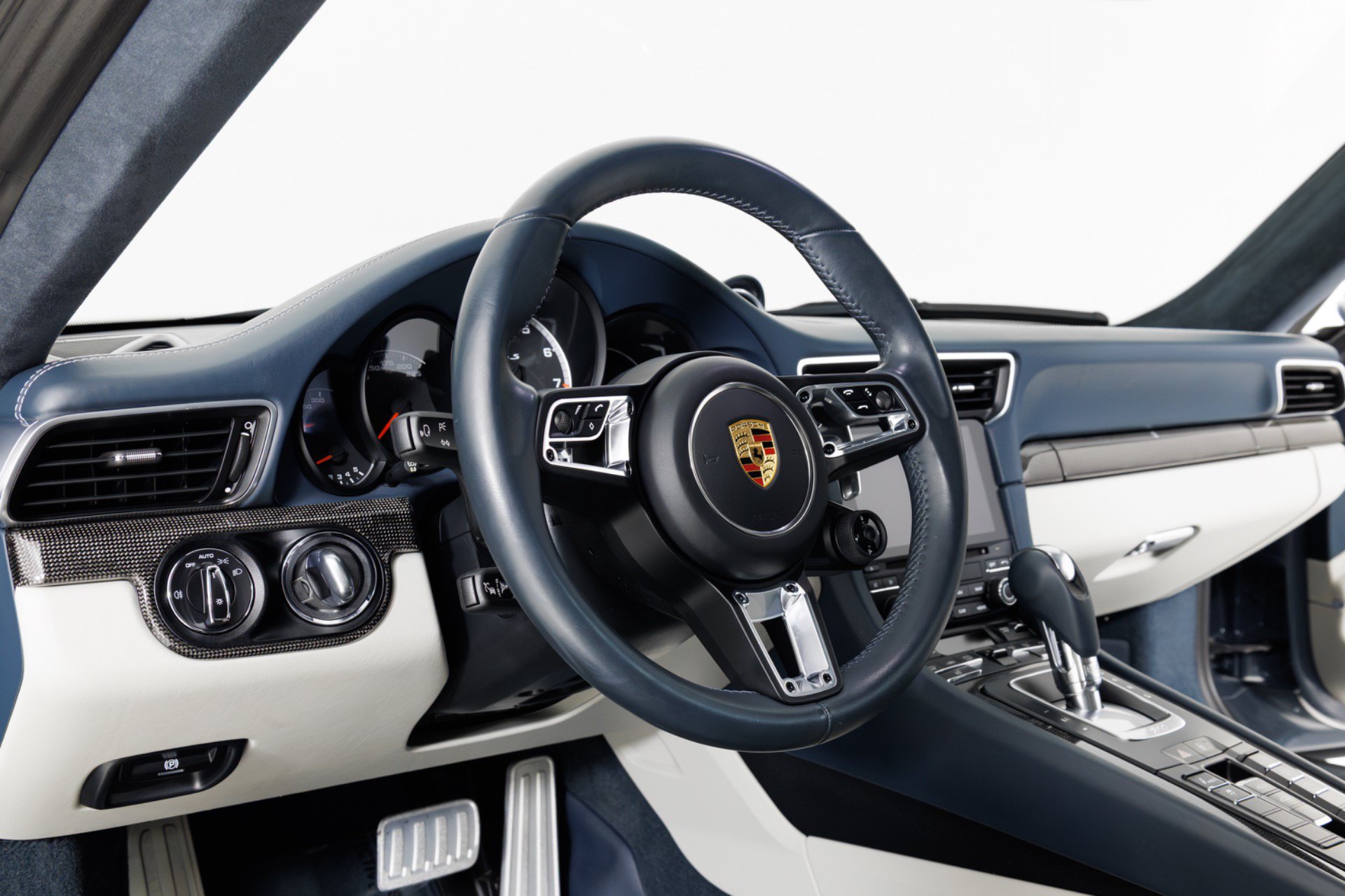 Used 2017 Porsche 911 Turbo S AWD/4WD image 19