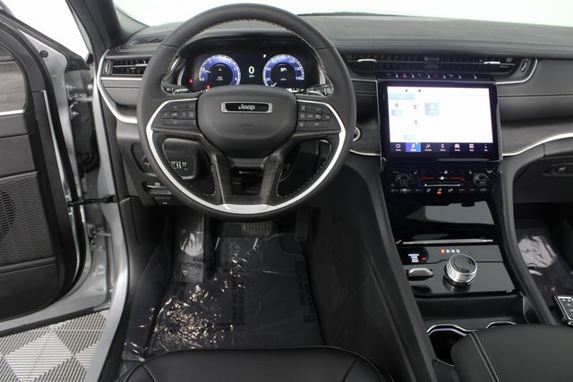 New 2025 Jeep Grand Cherokee L Limited w/ Trailer Tow Package image 11