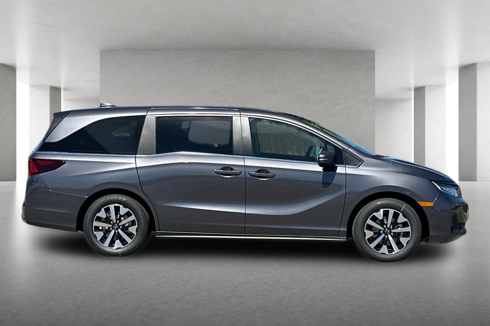New 2026 Honda Odyssey EX-L image 3