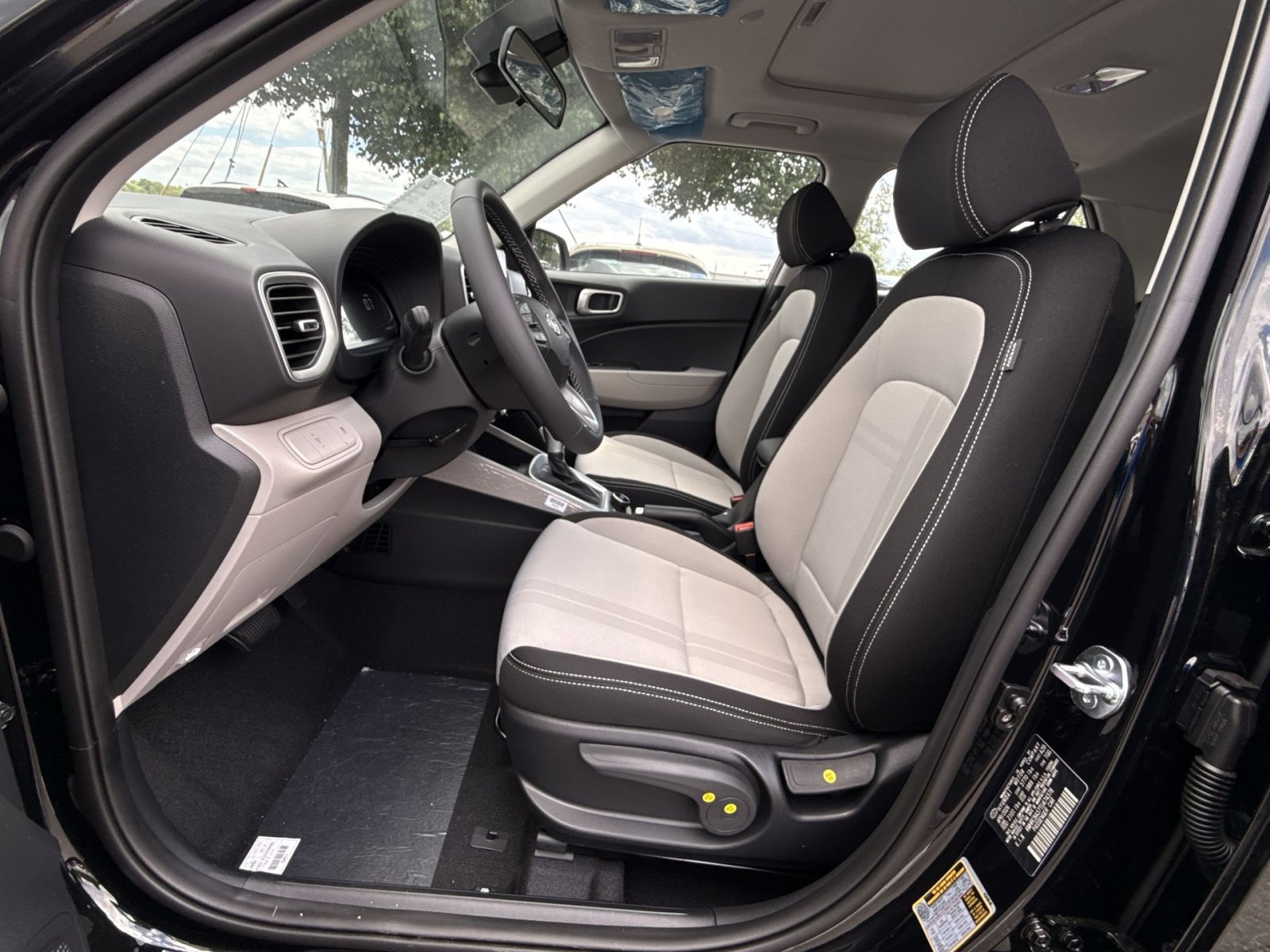 New 2026 Hyundai Venue SEL FWD image 13