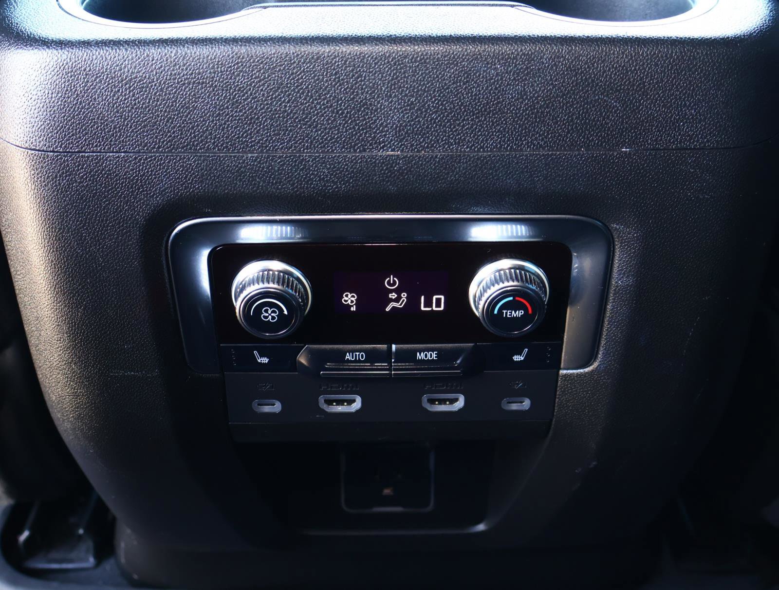 Used 2023 GMC Yukon AT4 w/ AT4 Premium Package image 14