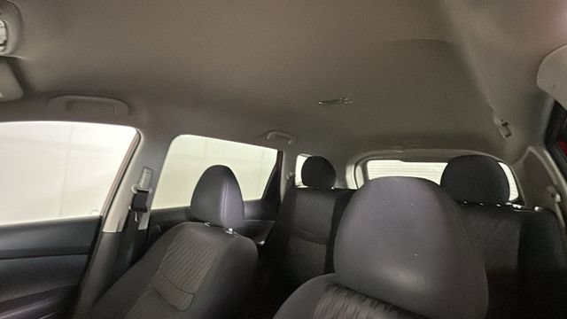 Used 2020 Nissan Rogue S FWD image 12