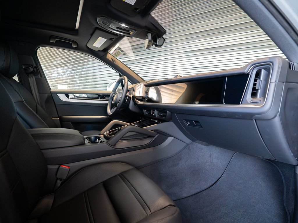 New 2026 Porsche Cayenne S AWD/4WD image 28