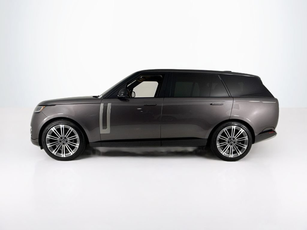 Used 2023 Land Rover Range Rover Long Wheelbase SE AWD/4WD image 2