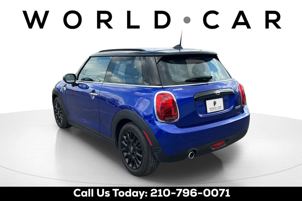 Used 2021 MINI Cooper 2-Door Hardtop image 4