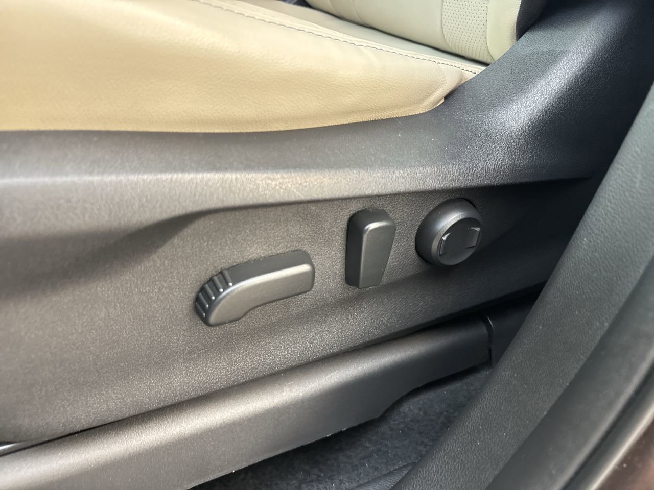 Used 2019 Subaru Ascent Limited image 32