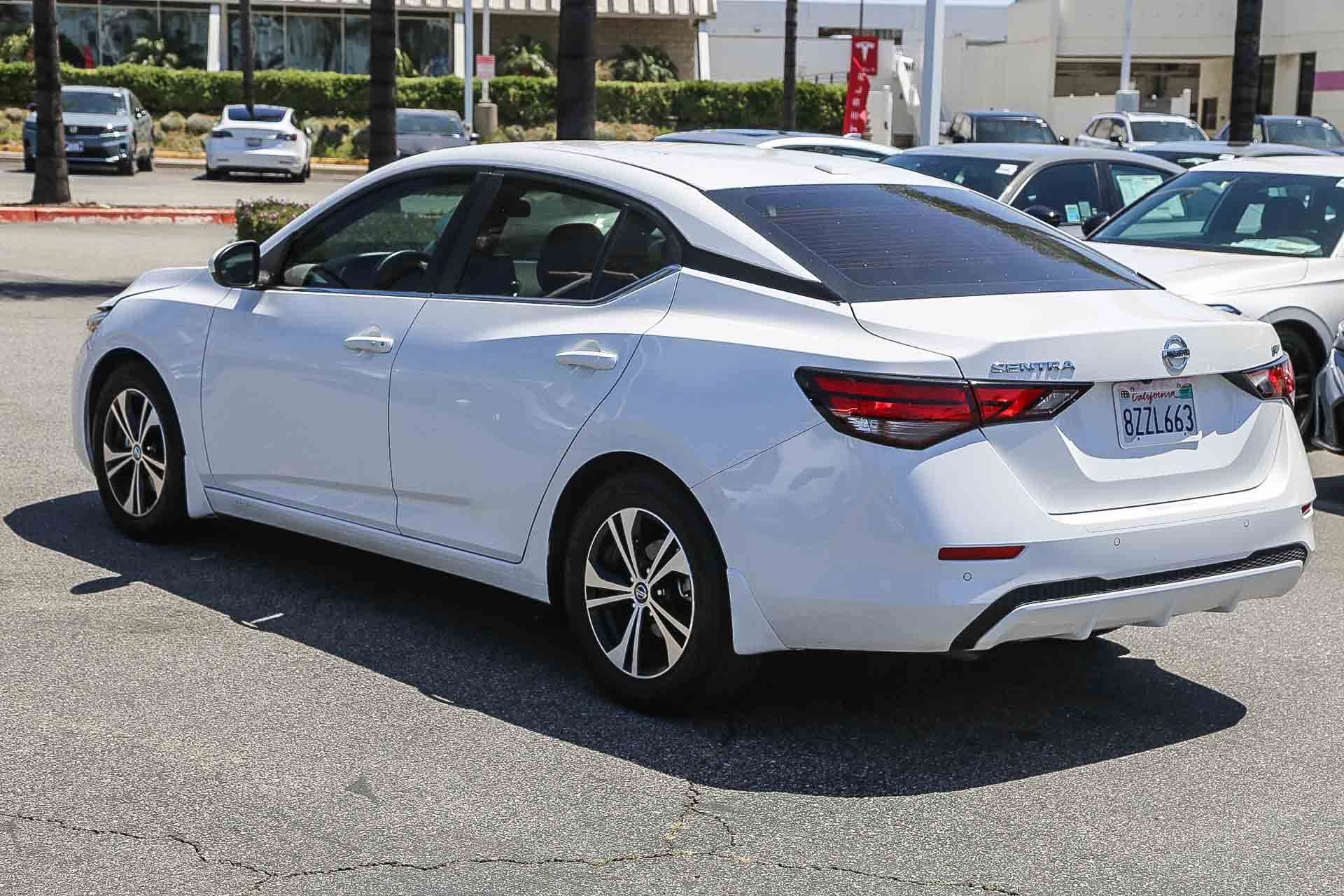 Used 2022 Nissan Sentra SV FWD image 6