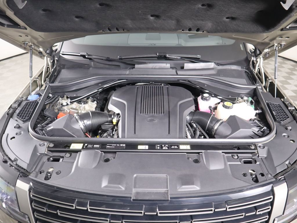 New 2026 Land Rover Range Rover SE image 30