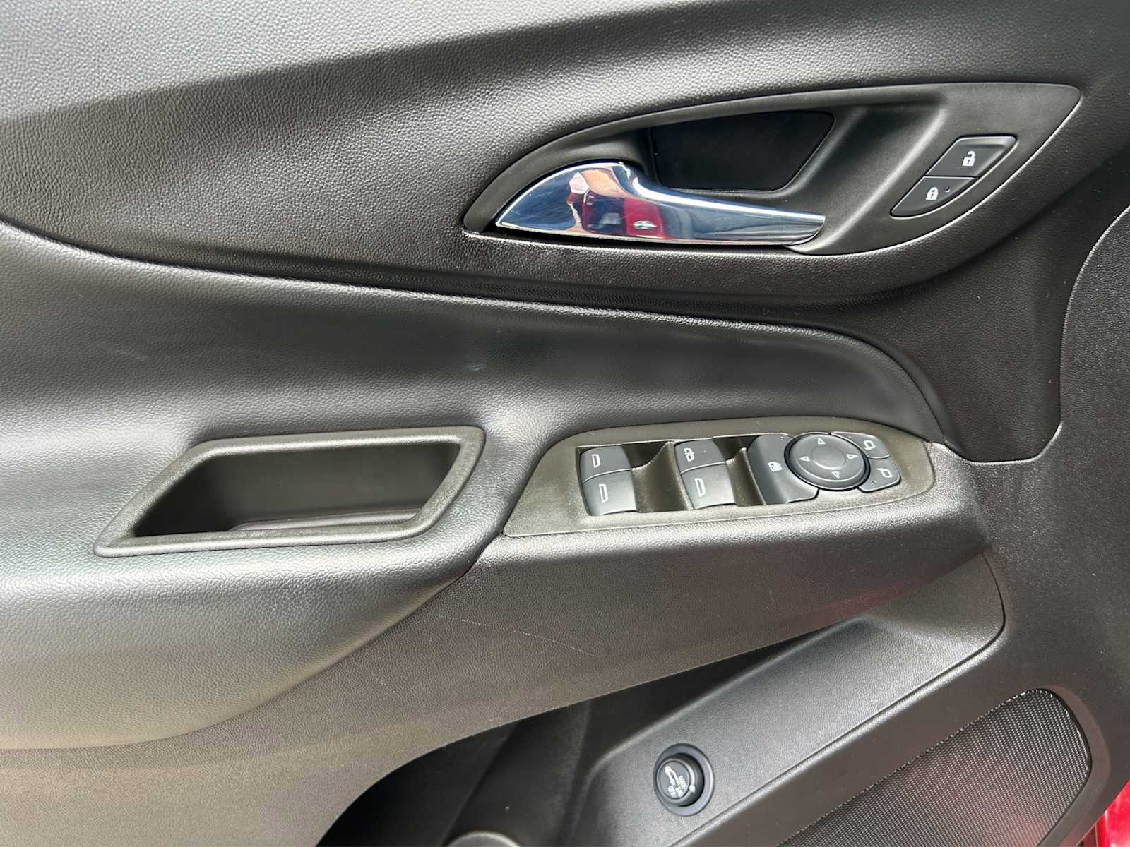 Used 2024 Chevrolet Equinox LT image 10