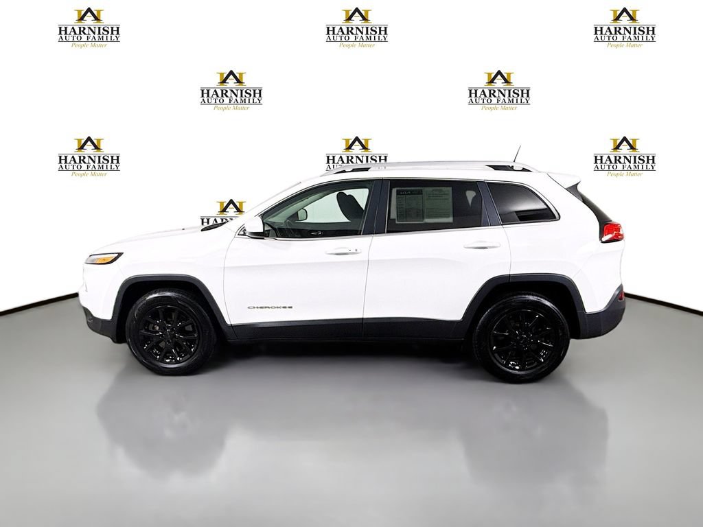 Used 2016 Jeep Cherokee Latitude w/ Comfort/Convenience Group AWD/4WD image 4