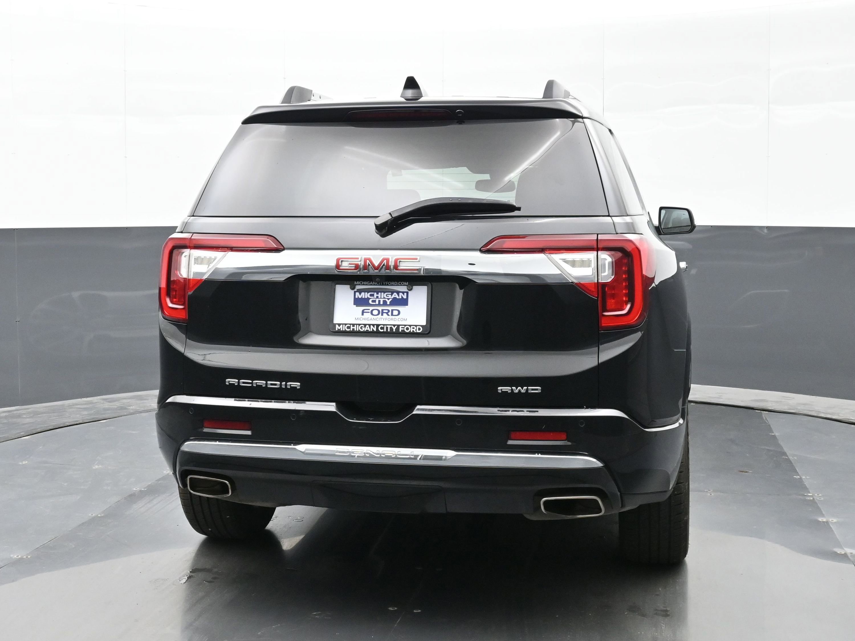 Used 2021 GMC Acadia Denali image 3