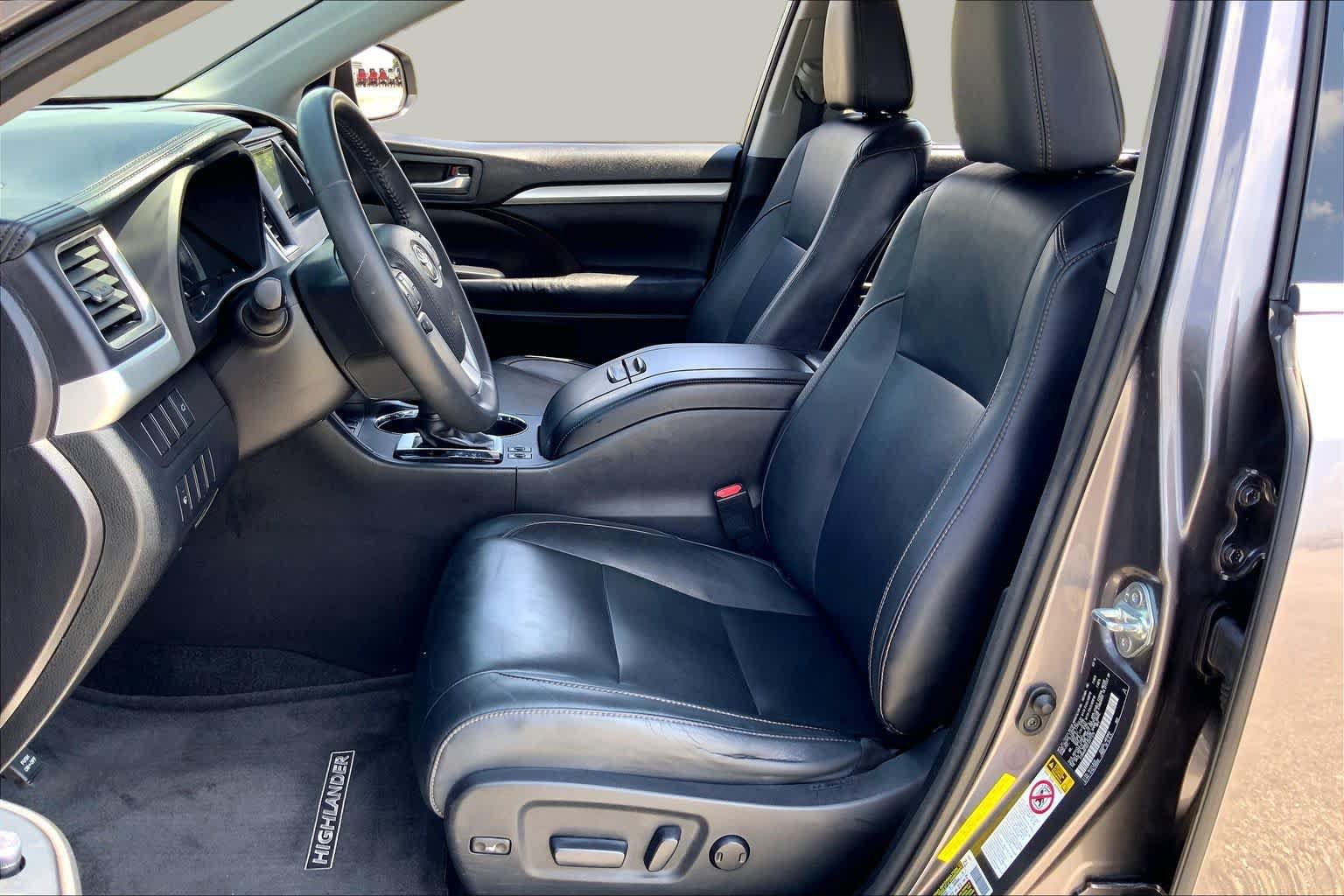 Used 2015 Toyota Highlander XLE FWD image 8
