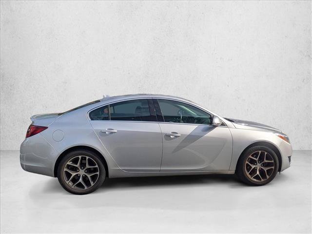 Used 2017 Buick Regal Sport Touring FWD image 4