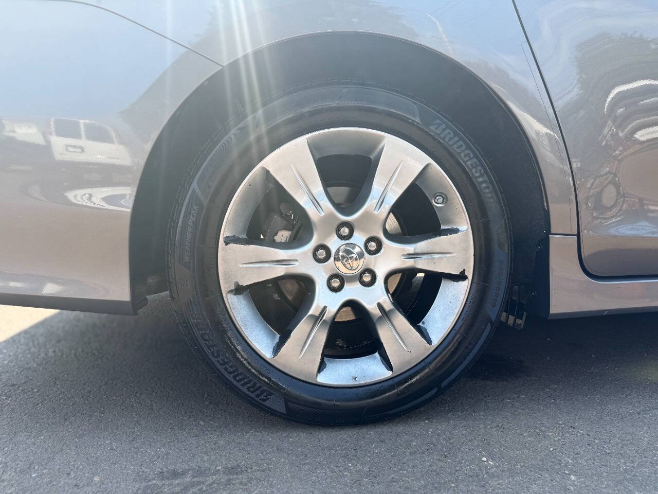 Used 2013 Toyota Sienna SE FWD image 33
