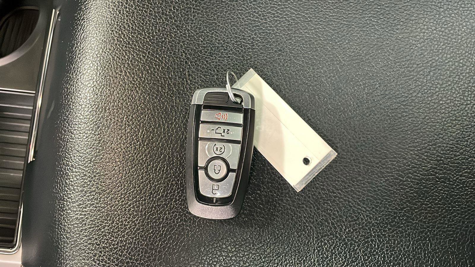 Used 2022 Ford F350 Lariat w/ Black Appearance Package image 22