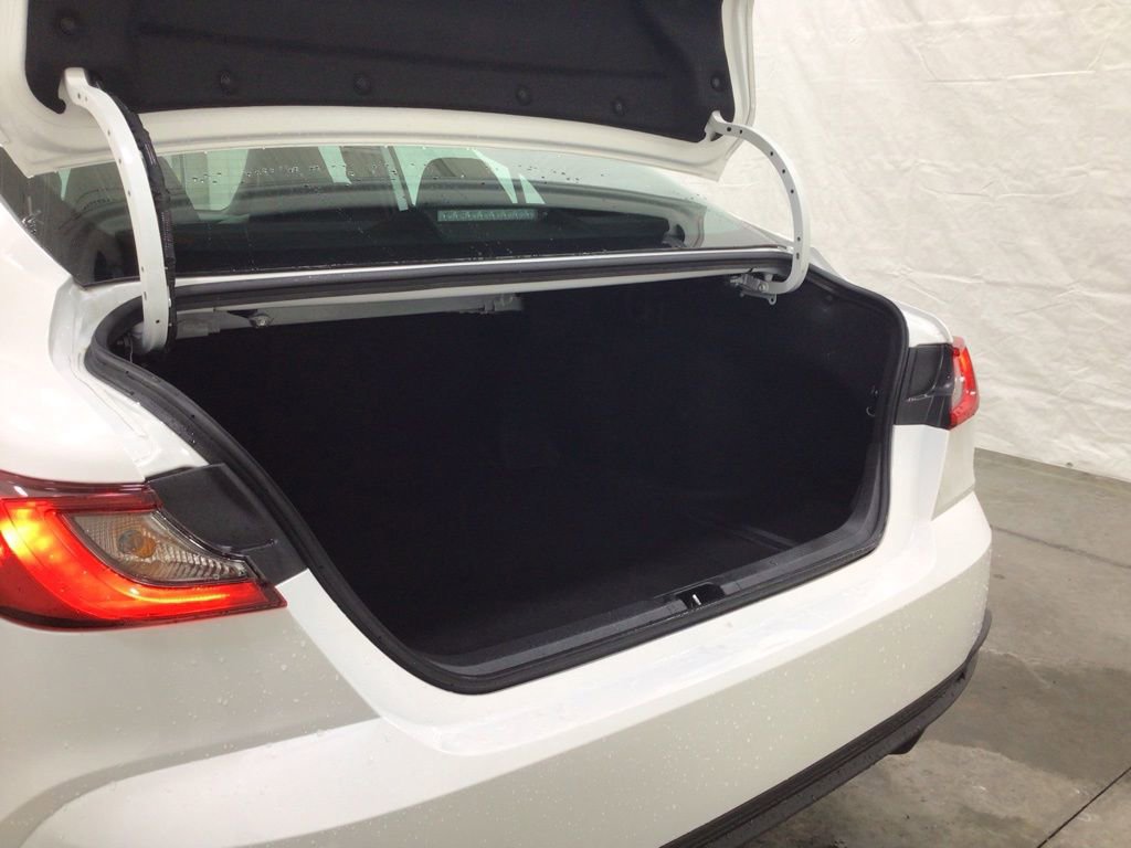 Used 2025 Toyota Camry SE image 21