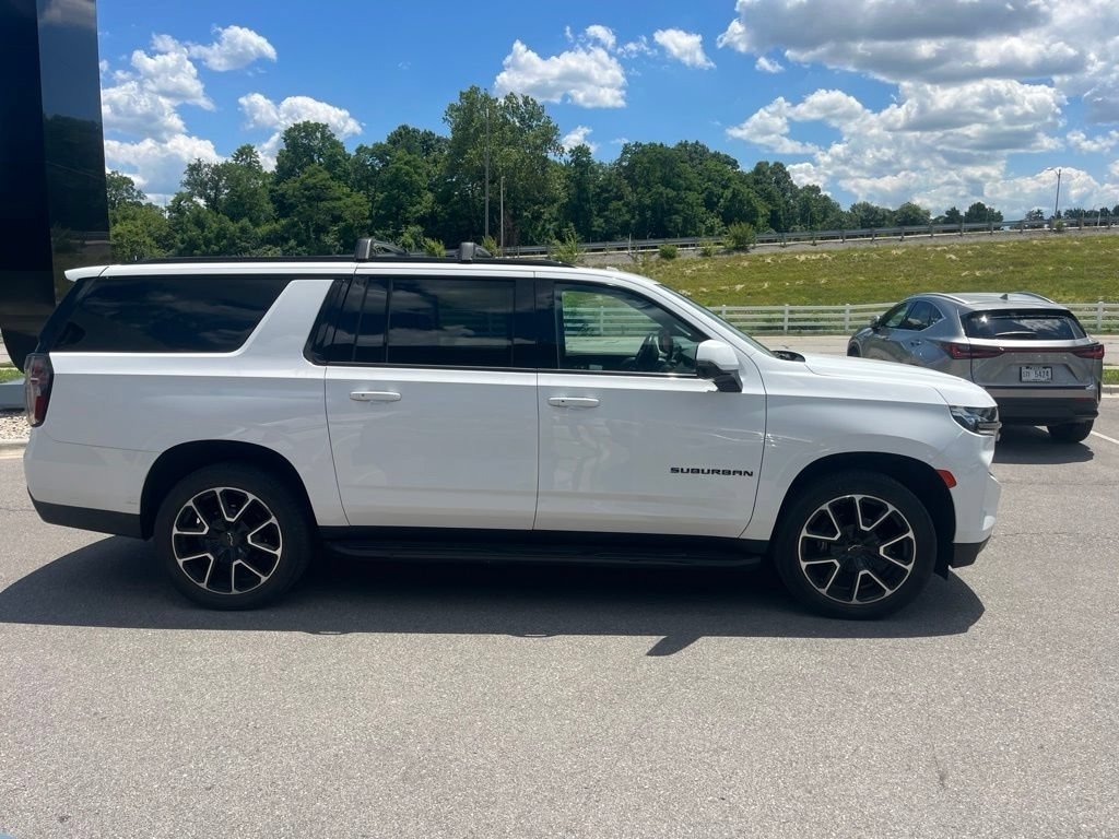 Used 2021 Chevrolet Suburban RST w/ Luxury Package AWD/4WD image 3