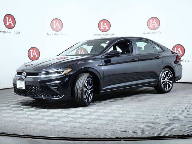 Used 2026 Volkswagen Jetta Sport FWD image 4