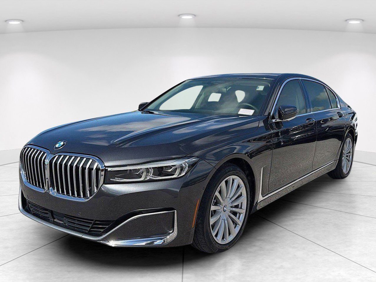 Used 2020 BMW 740i image 8