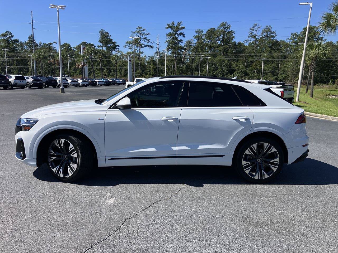 Used 2026 Audi Q8 Premium Plus AWD/4WD image 2