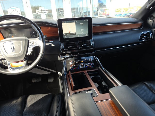 Used 2020 Lincoln Navigator Reserve AWD/4WD image 10