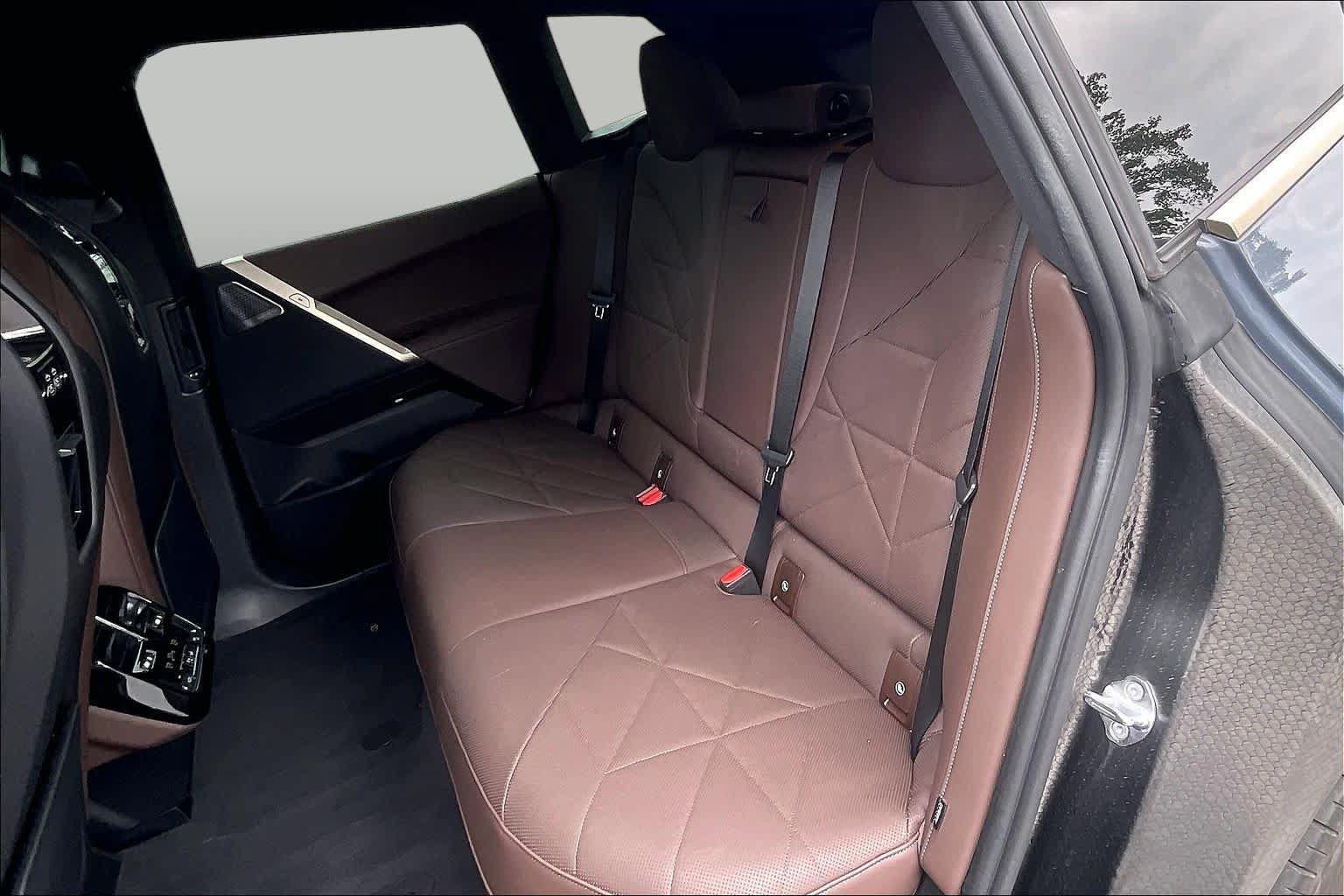Used 2023 BMW iX M60 w/ Executive Package AWD/4WD image 21