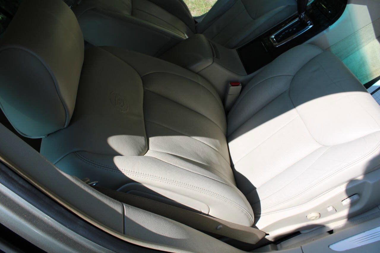 Used 2011 Cadillac DTS image 35