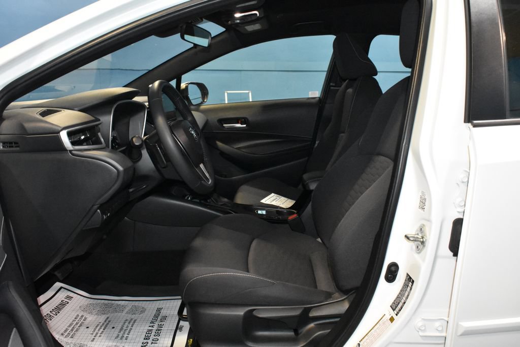 Used 2023 Toyota Corolla SE w/ SE Premium Package FWD image 6