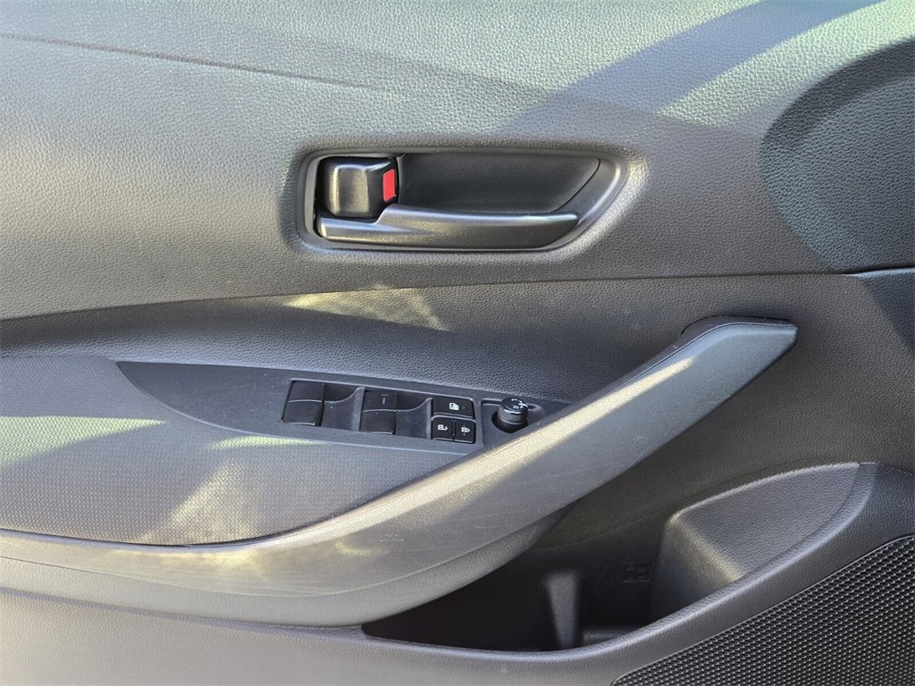 Used 2025 Toyota Corolla LE image 25