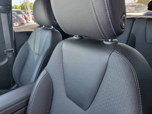 Used 2025 Buick Encore GX Preferred AWD/4WD image 22