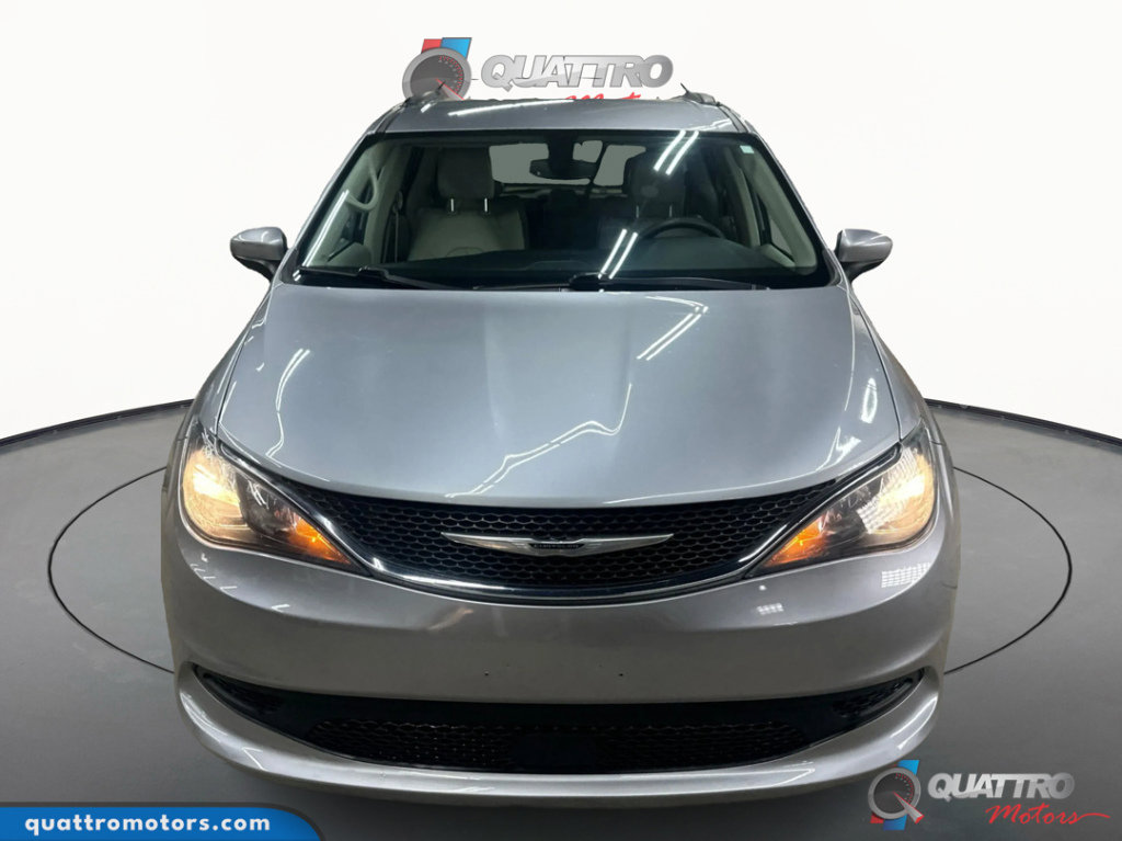 Used 2021 Chrysler Voyager Lxi image 8