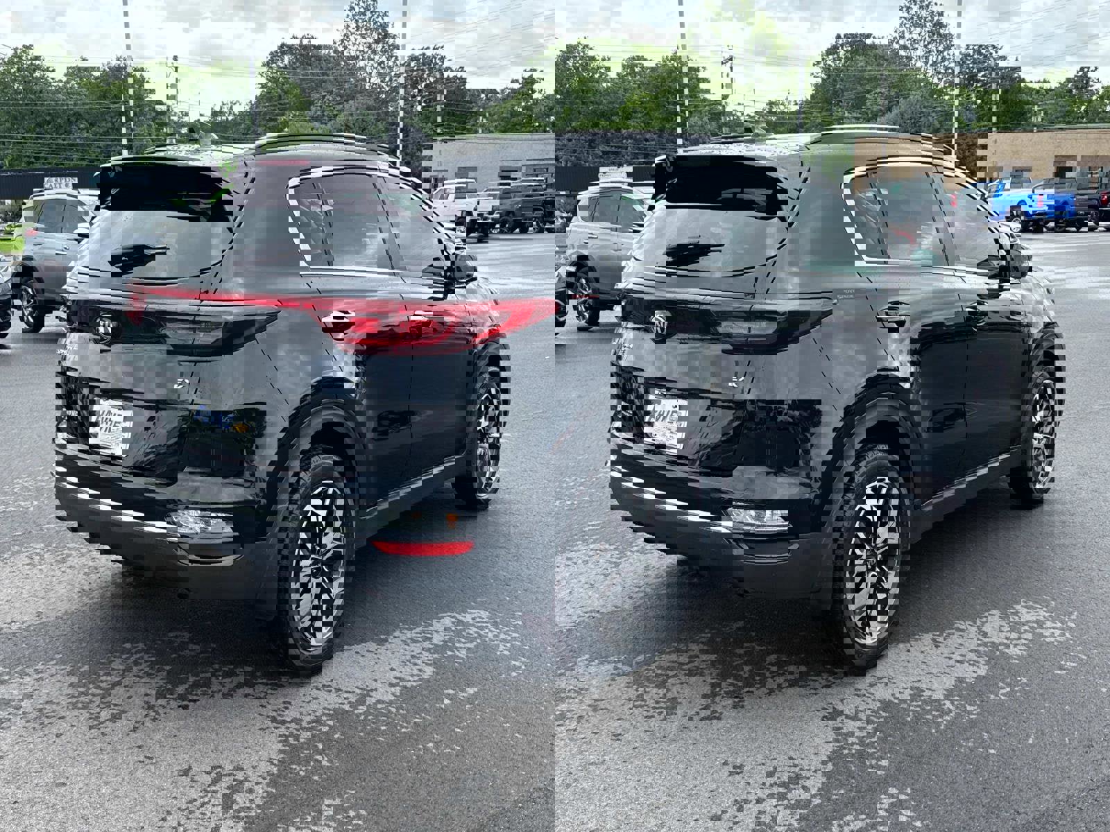 Used 2022 Kia Sportage EX image 3