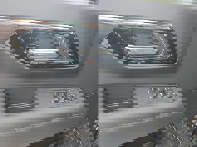 New 2025 Chevrolet Suburban LT w/ Comfort Package image 27