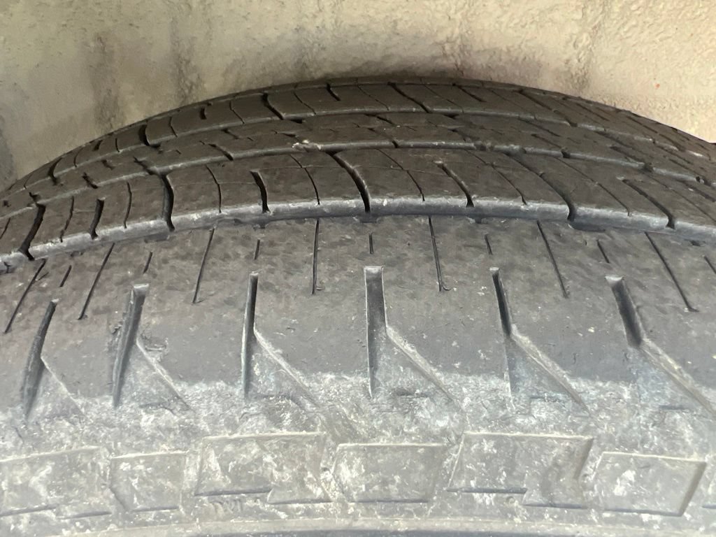 Used 2017 Ford Expedition Limited w/ Equipment Group 301A AWD/4WD image 11