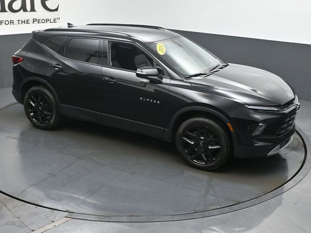 Used 2024 Chevrolet Blazer LT w/ LPO, Black Grille Bar Package image 38