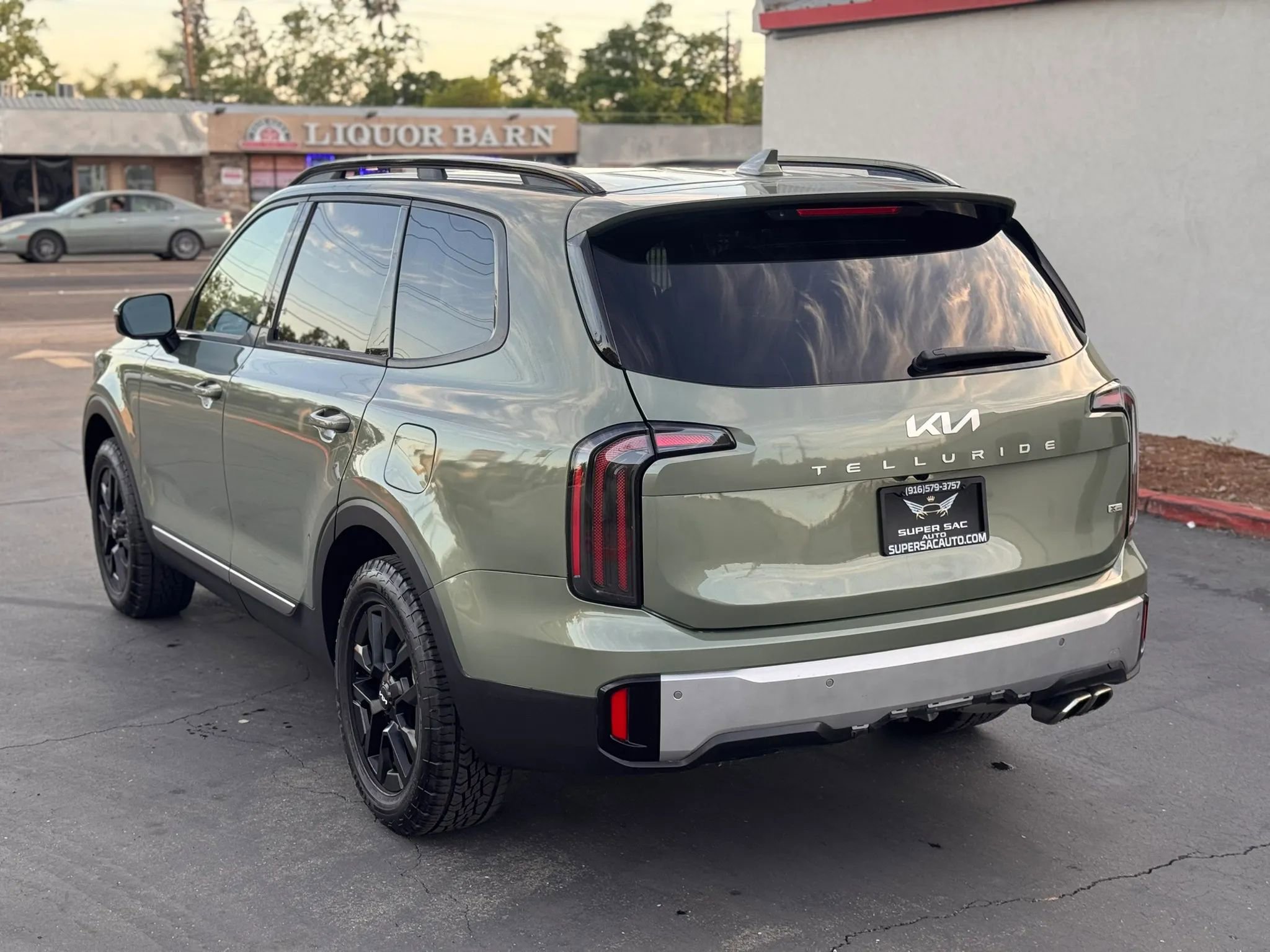 Used 2023 Kia Telluride SX Prestige X-Pro AWD/4WD image 4