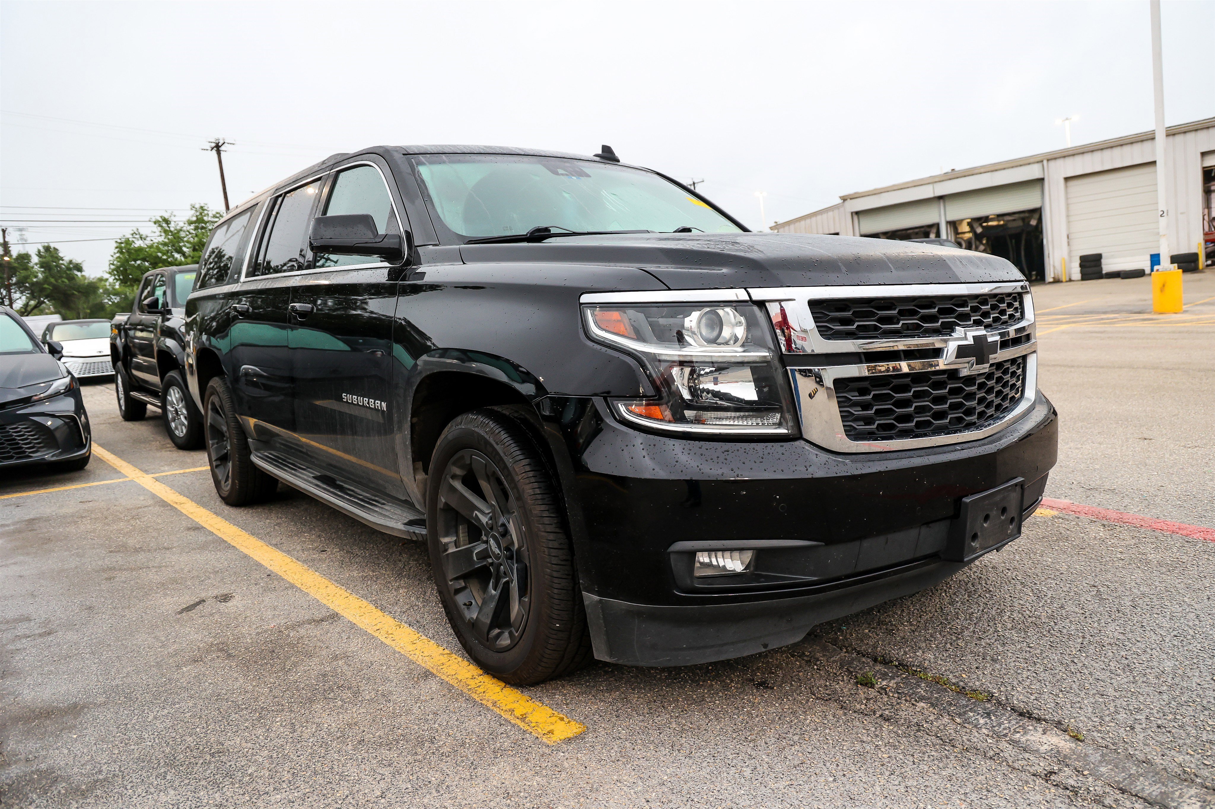 Used 2020 Chevrolet Suburban LT AWD/4WD image 6