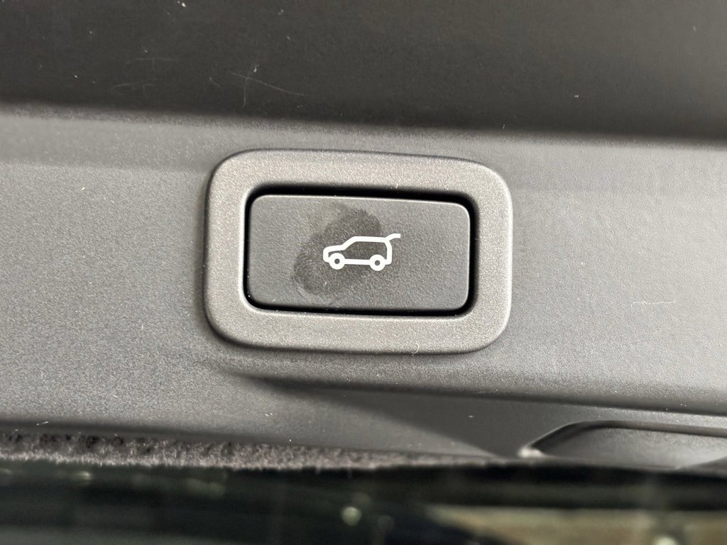 Used 2018 Land Rover Range Rover Sport HSE image 32