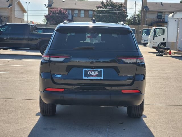 Used 2025 Jeep Grand Cherokee L Altitude RWD image 13