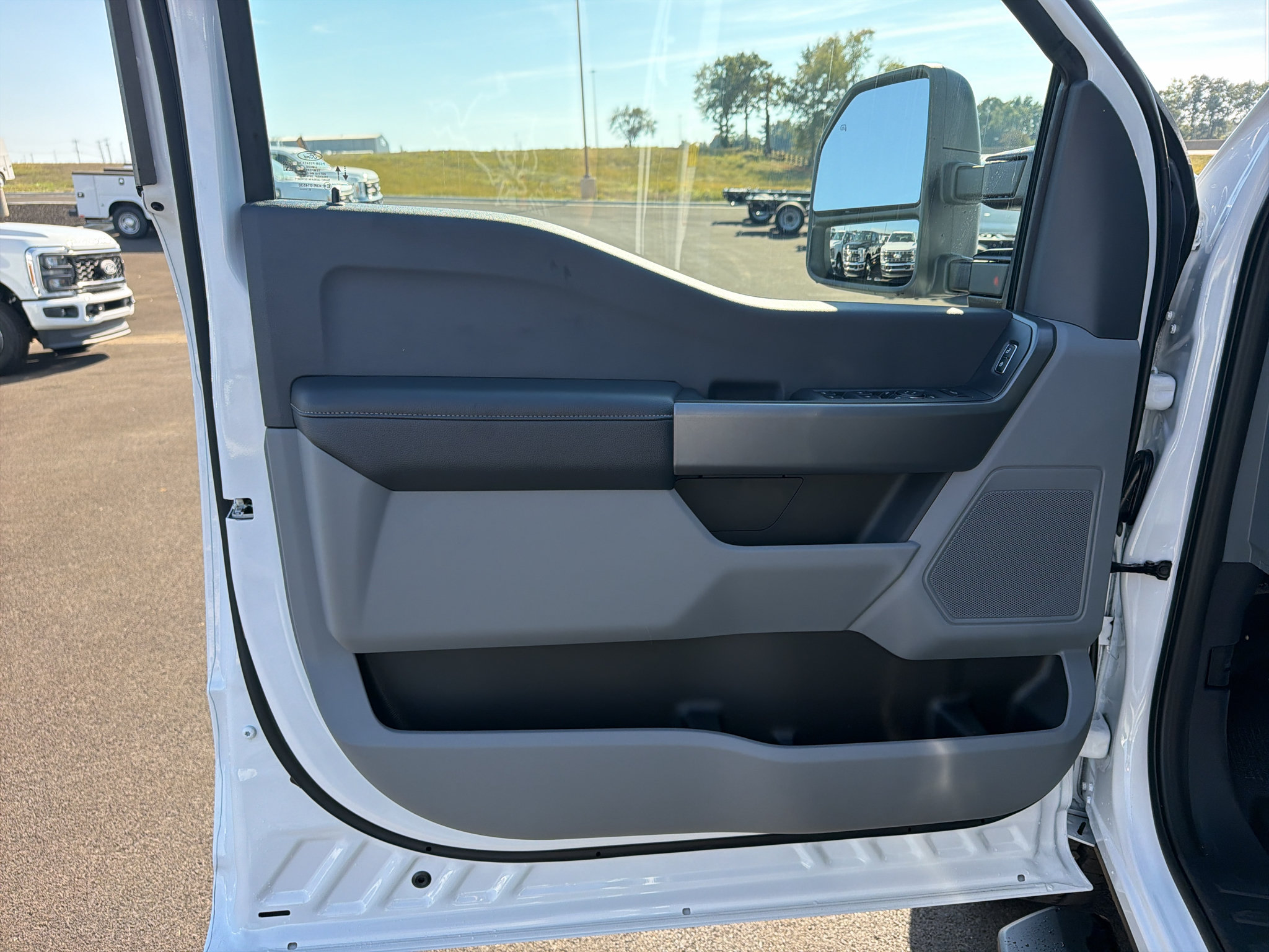 New 2027 Ford F250 XLT AWD/4WD image 9