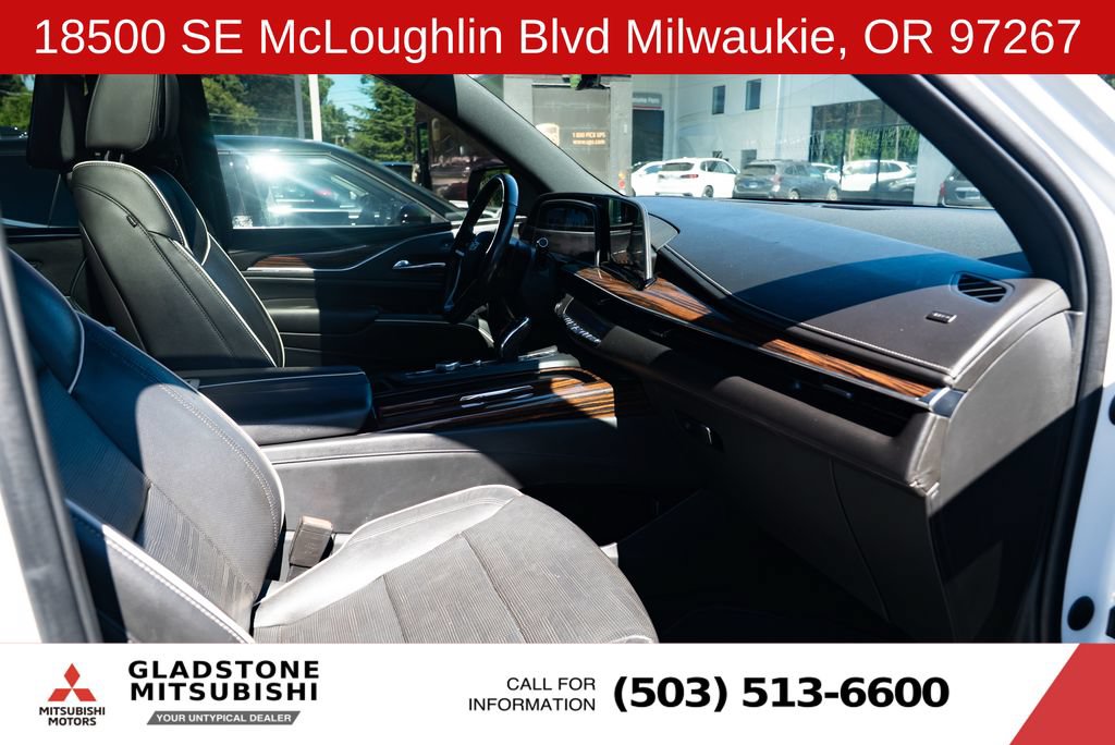 Used 2021 Cadillac Escalade ESV Premium Luxury w/ Performance Package AWD/4WD image 25