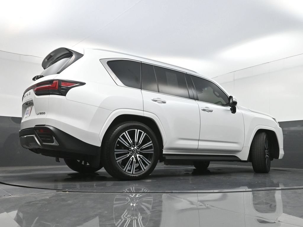 Used 2023 Lexus LX 600 4WD w/ Luxury Package image 34