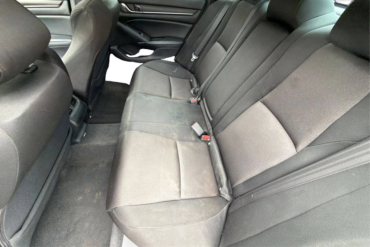 Used 2018 Honda Accord EX image 10
