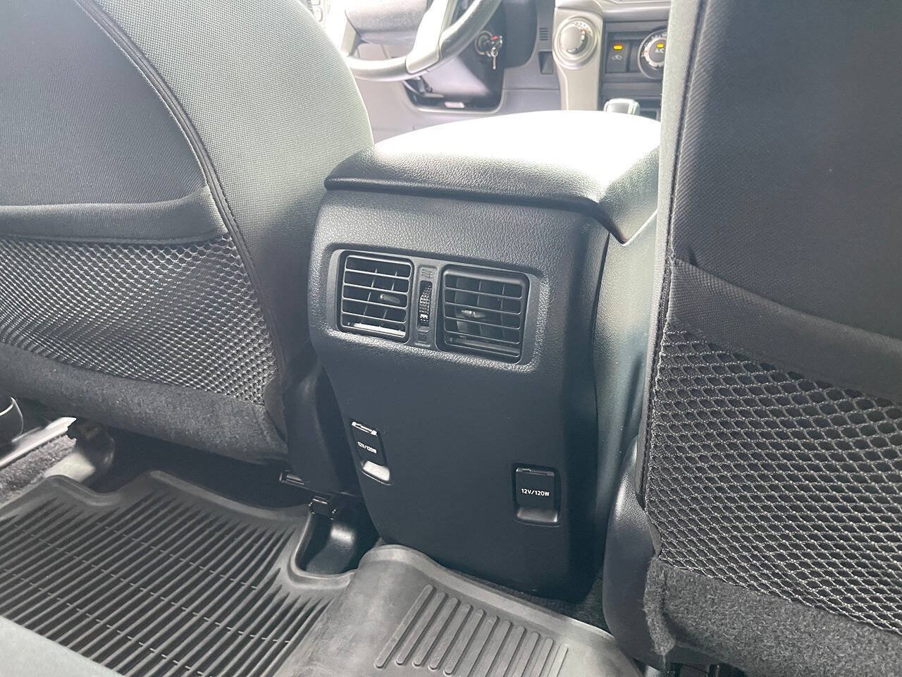 Used 2017 Toyota 4Runner SR5 AWD/4WD image 31