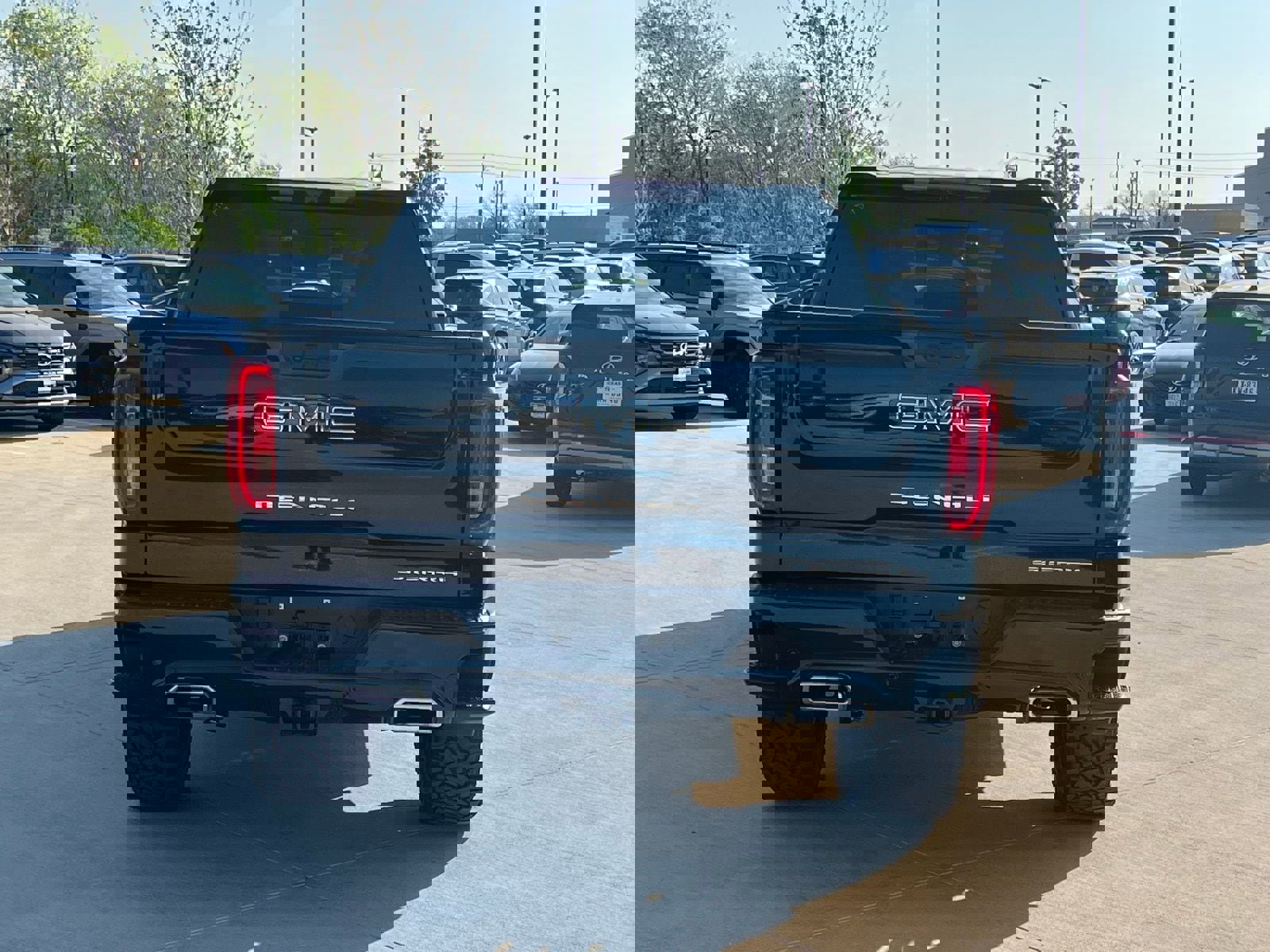 Used 2025 GMC Sierra 1500 Denali Ultimate image 12