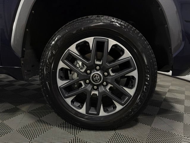 Used 2023 Toyota Tundra Limited AWD/4WD image 12