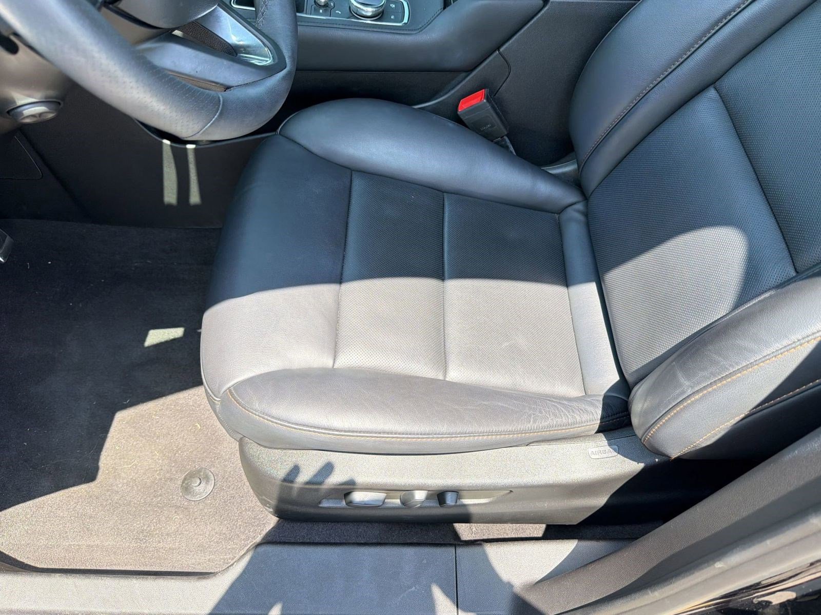 Used 2022 Cadillac XT4 Sport w/ Comfort Package FWD image 13