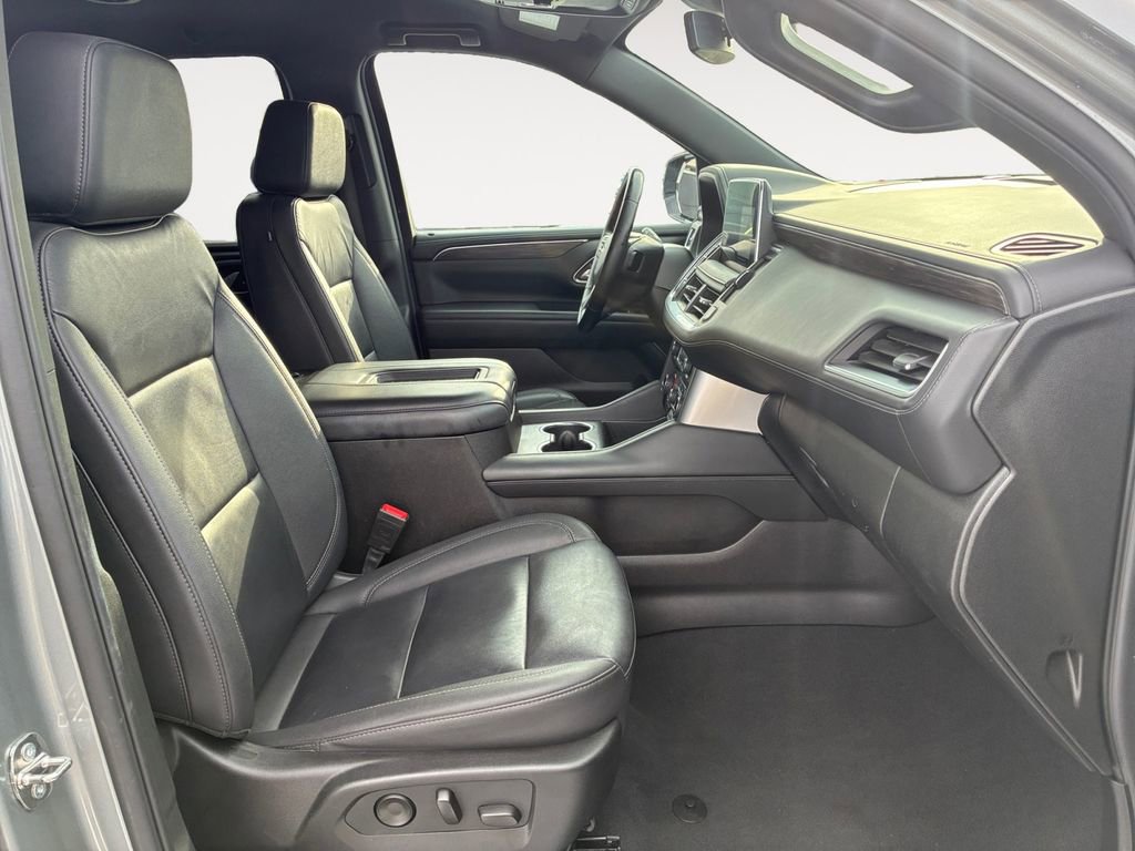 Used 2024 Chevrolet Suburban LT image 15