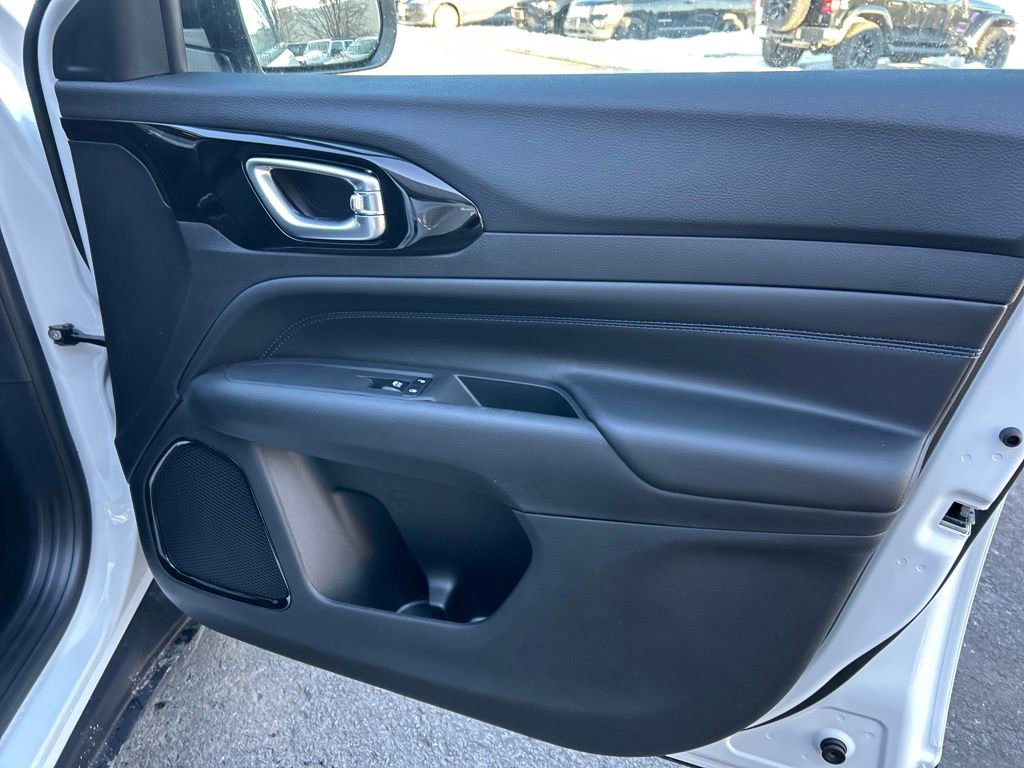 New 2026 Jeep Compass Latitude AWD/4WD image 32