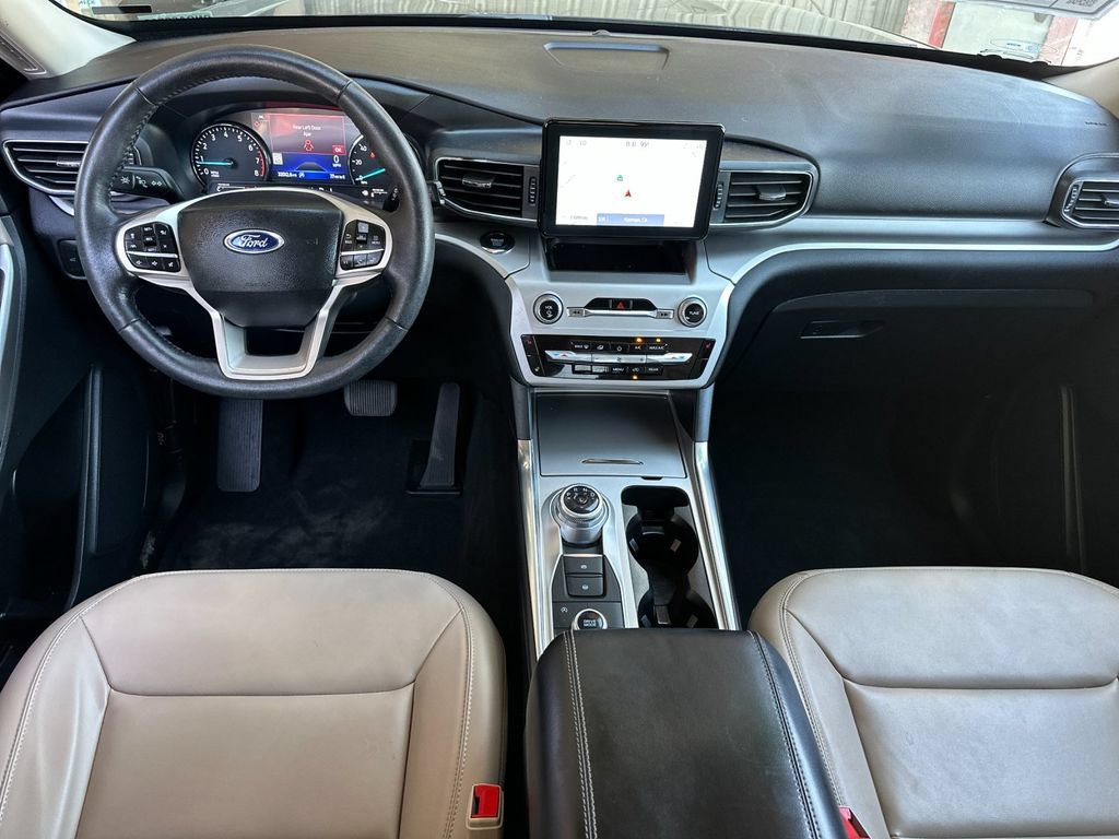 Used 2022 Ford Explorer XLT w/ Equipment Group 202A AWD/4WD image 15